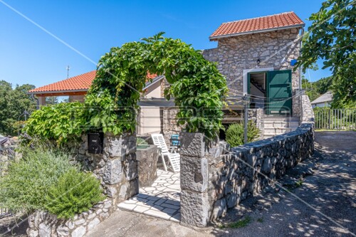 Thumbnail 6158241 - 3