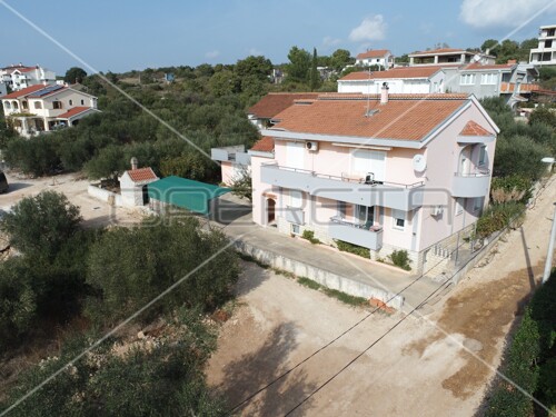 Thumbnail 6158315 - 4