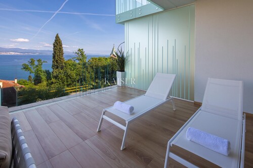 Opatija, stan 84m2 s garažnim mjestom i okućnicom