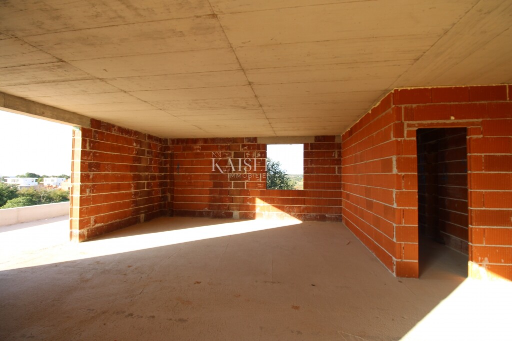 Image 6158385 - 7