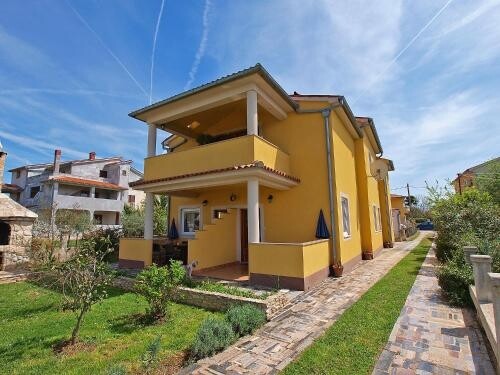 Etaža kuće svega 400 m od mora, Fažana, Istra