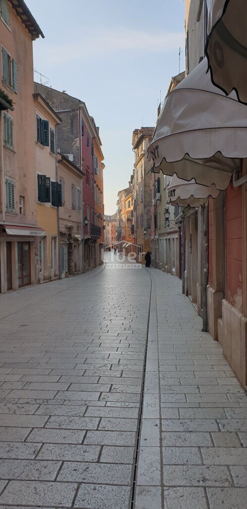 Image 6158775 - 2