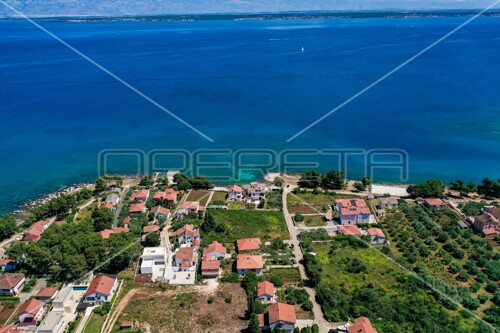 Rijetka prilika na Ugljanu, 40 m do mora, građevinsko zemljište, 2.500 m2