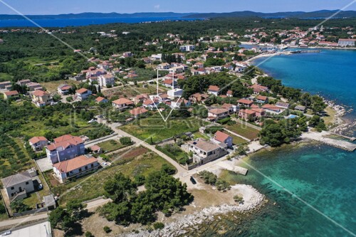 Rijetka prilika na Ugljanu, 40 m do mora, građevinsko zemljište, 2.500 m2