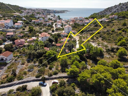 Građevinsko zemljište u Ražnju, 130 m od mora