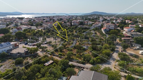 Građevinsko zemljište blizu centra Pirovca, 479 m²