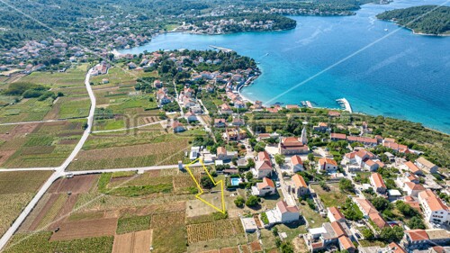 Građevinsko i poljoprivredno zemljište na Lumbardi, 551 m2