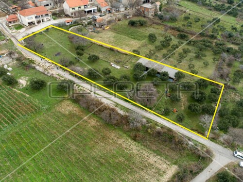 Građevinsko-poljoprivredno zemljište u Danilu, 3064 m2