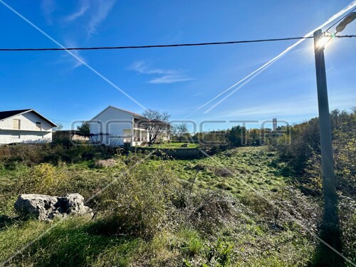 Građevinsko zemljište u centru Kistanja, 625 m2
