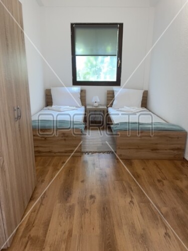 Thumbnail 6158996 - 4