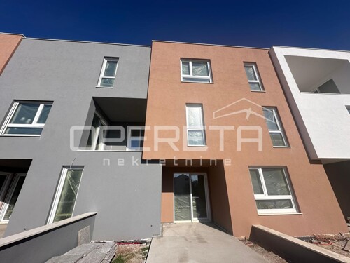 Dvoetažni dvosobni stan u novogradnji s dva vrta, Brodarica, 84,81m²