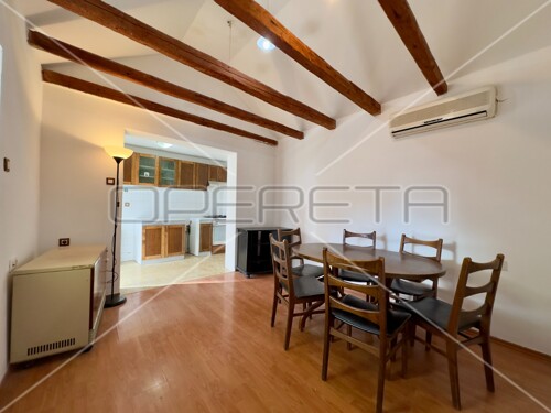 Kuća s poslovnim prostorom, 346 m2, centar