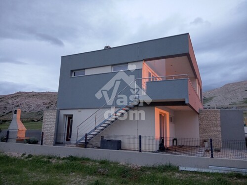PAG, METAJNA , KUĆA S DVA STANA 110 m2