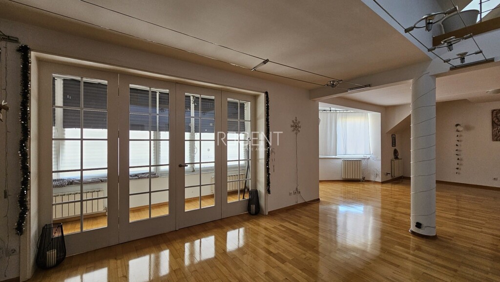Image 6159688 - 6