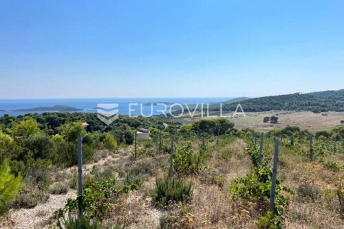 Vis, Kulor/Smokova, atraktivno zemljište površine 13698 m2 sa pogledom na m...