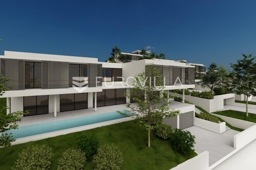 Trogir, Čiovo, zemljište s projektom – vila s bazenom