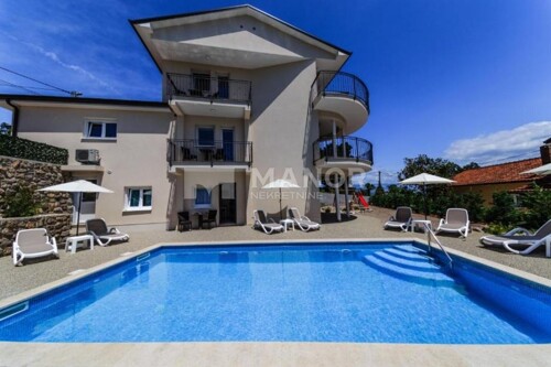OPATIJA, IKA - Villa s apartmanima, bazenom i pogledom na mo