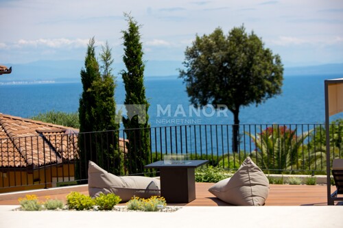 MOŠĆENIČKA DRAGA, KRAJ - Jedinstvena villa s bazenom