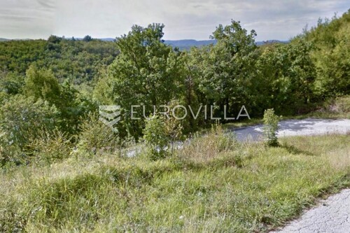 Matulji, poljoprivredno zemljište površine 5372m2 u fazi prenamijene