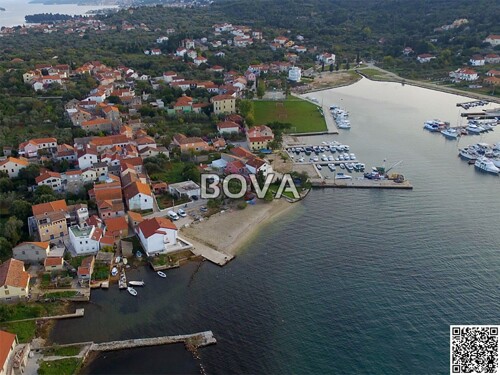 Građevinsko zemljište 1677 m2 – Sutomišćica *Prvi red do mora* (ID-2484...