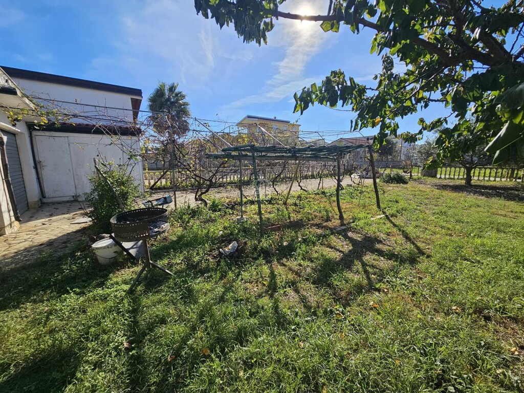 Image 6163545 - 32