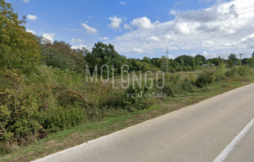 ISTRA, POREČ – lijepo zemljište 1km zračne linije od limskog