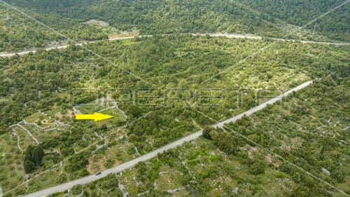 Vaš Mediteranski Raj: Neobrađeno Zemljište uz Pupnatsku Luku na Korčuli