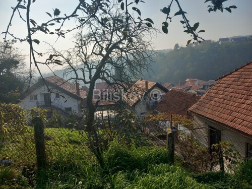 Prodaja,Zagreb,Gornja Kustošija, dvojna kuća s garažom,velika okućnica