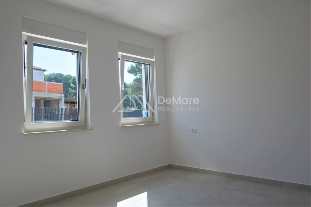 Image 6165007 - 7