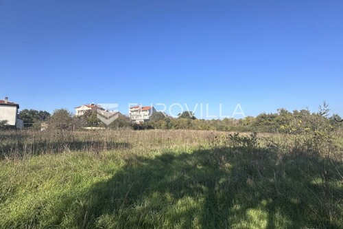 Istra, Rovinj, građevinsko zemljište 4400m2 u zoni M1