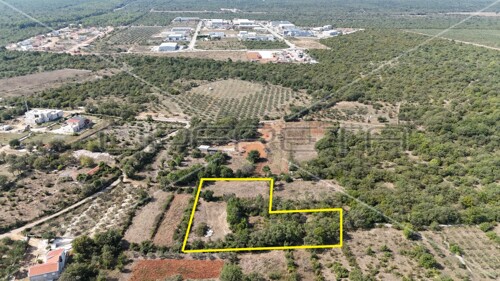 POLIČNIK, GRAĐEVINSKO ZEMLJIŠTE - Tri parcele, 4814 m²