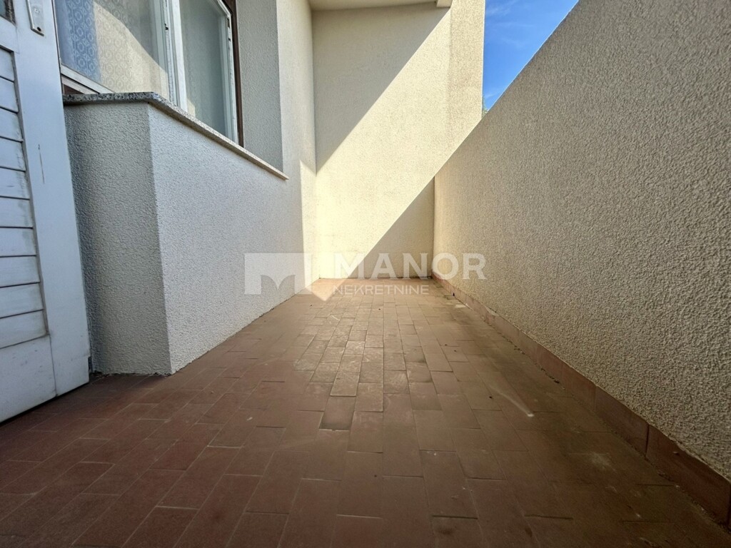 Image 6167164 - 9