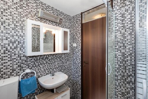 Thumbnail 6169891 - 9