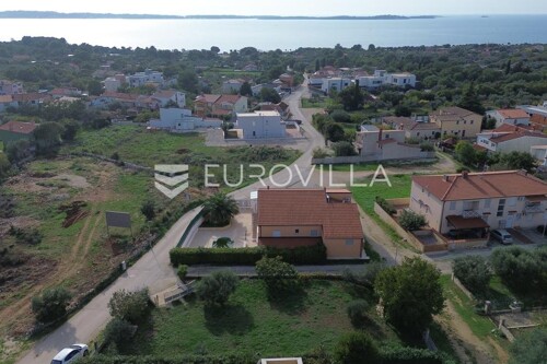 Istra, Peroj - Građevinsko zemljište sa direktnim pogledom na more i Brijune
