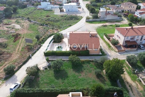 Thumbnail 6170186 - 6