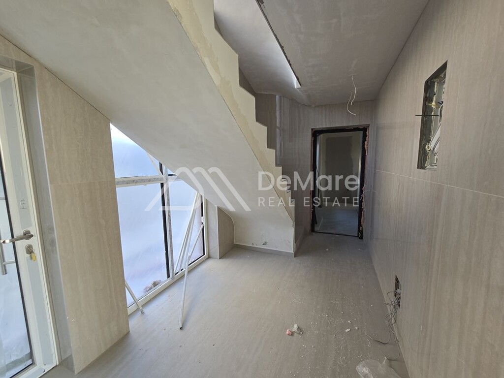 Image 6171047 - 10