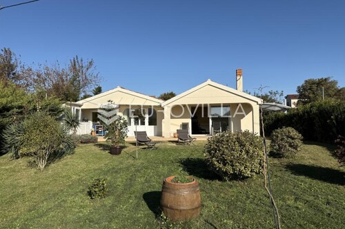 Istra, Muntić - osunčana samostojeća kuća 103 m2 na mirnoj lokaciji s lij...