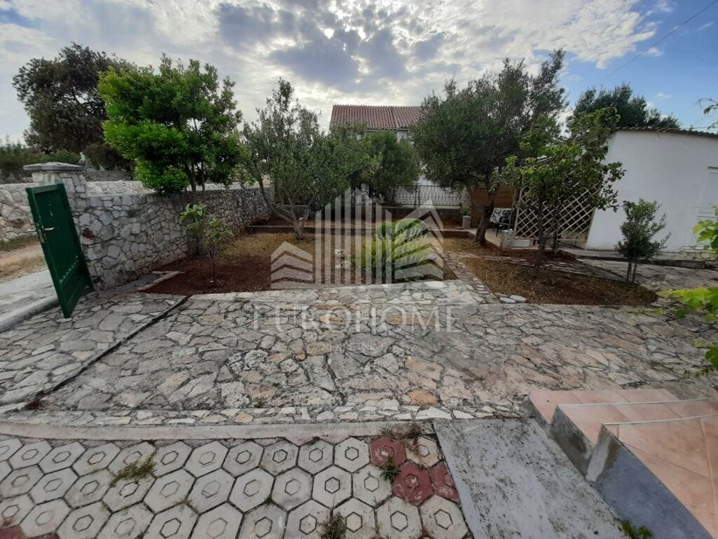 Image 6171395 - 12