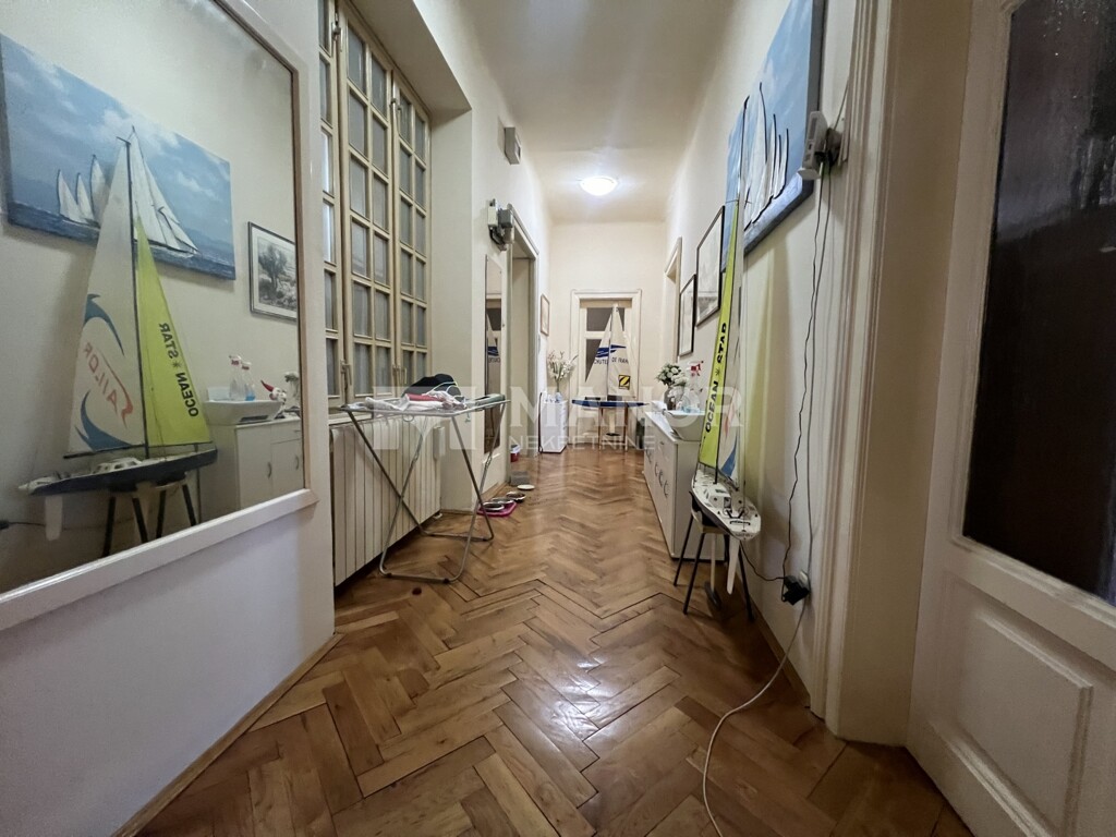 Image 6171558 - 8