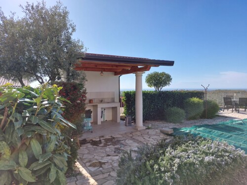 Vila sa bazenom okolica Višnjana, 160 m2, prodaja, prilika
