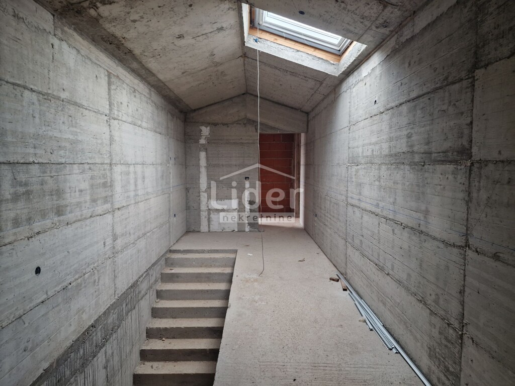 Image 6172302 - 5