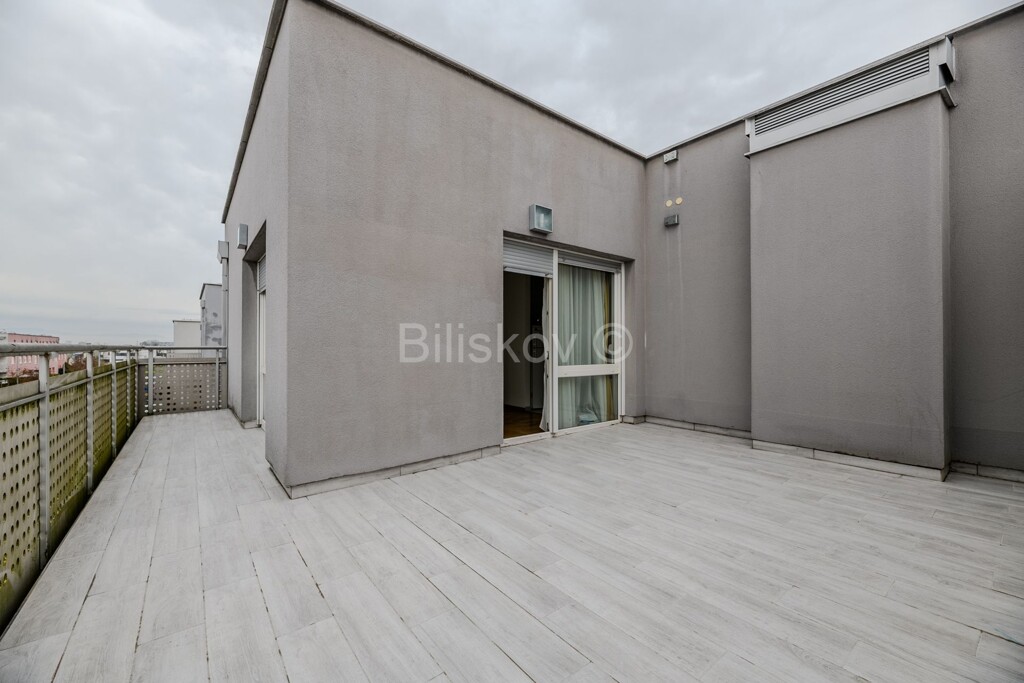 Image 6172388 - 9