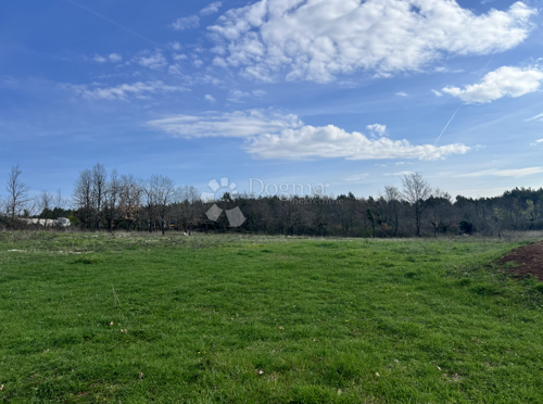 KOMBINACIJA GRAĐEVINSKOG I POLJOPRIVREDNOG ZEMLJIŠTA 6000m2