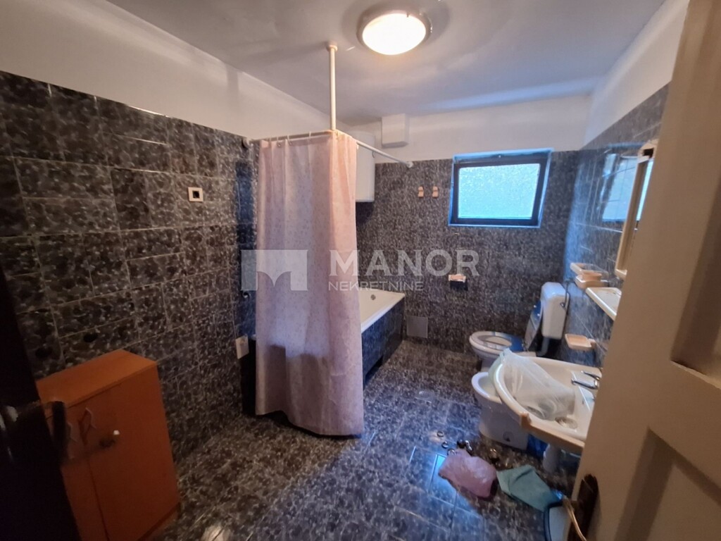 Image 6173374 - 4