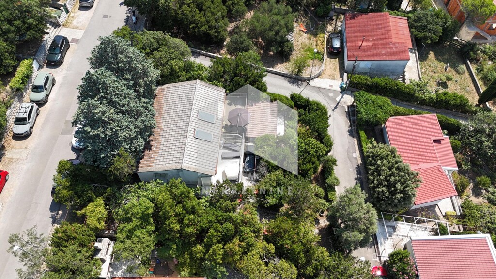 Image 6174489 - 7