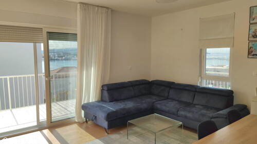 Trogir, 75m2, lift, balkon, parking