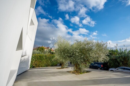 Thumbnail 6179119 - 22