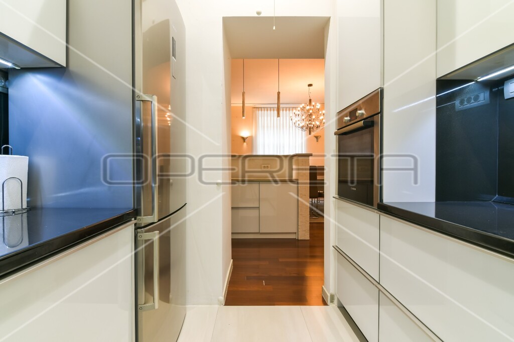 Image 6181527 - 7