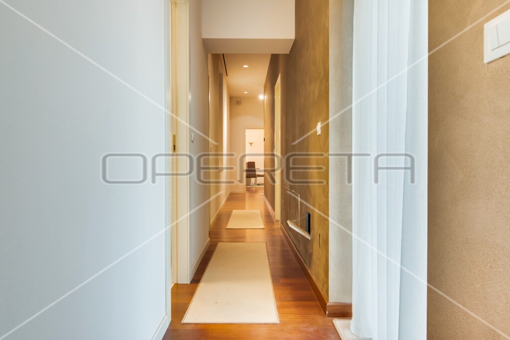 Image 6181527 - 12