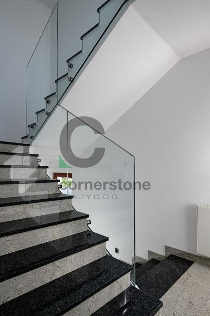 Image 6182167 - 8